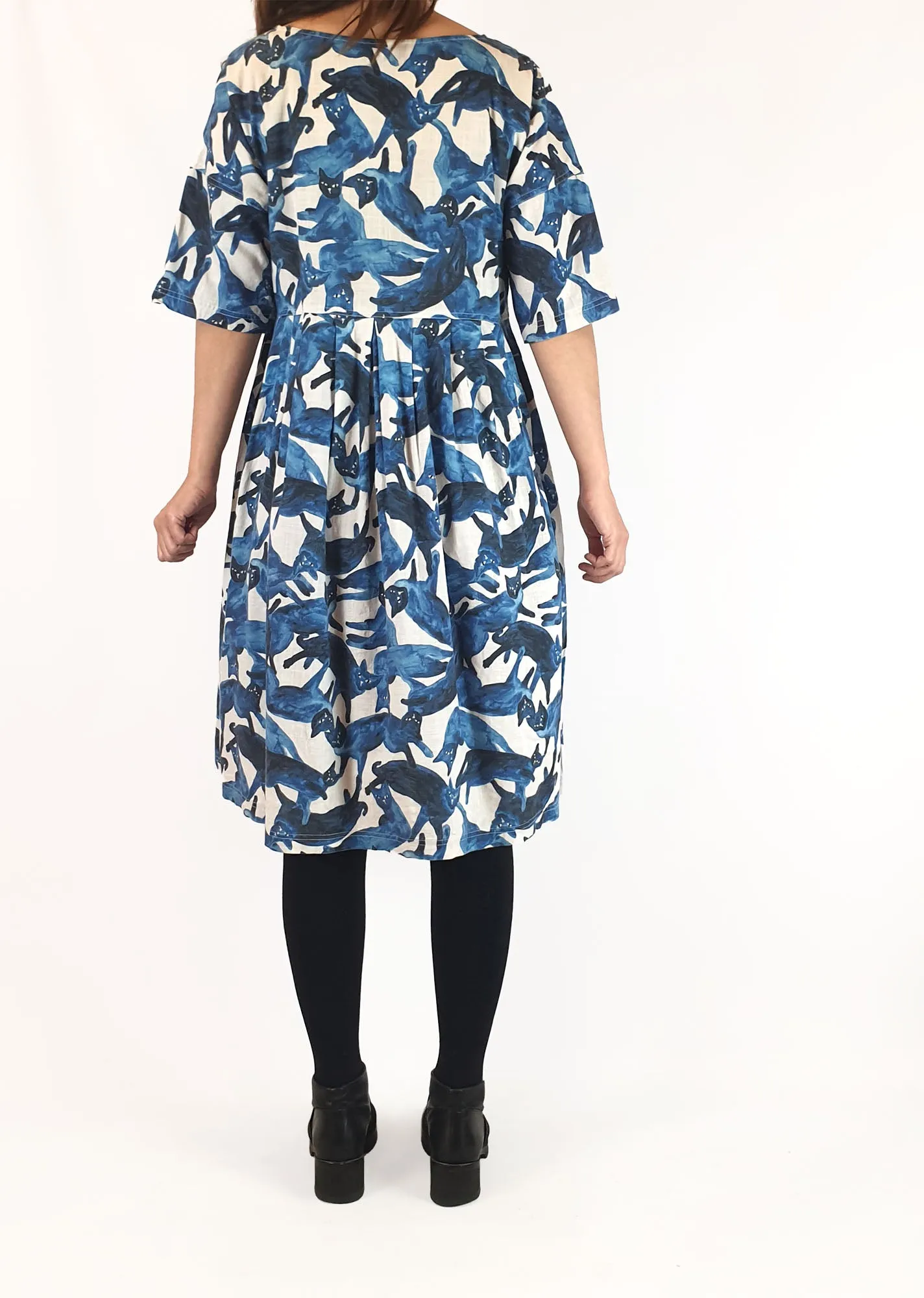 Gorman blue cat print dress size 6 (fits 6-8)